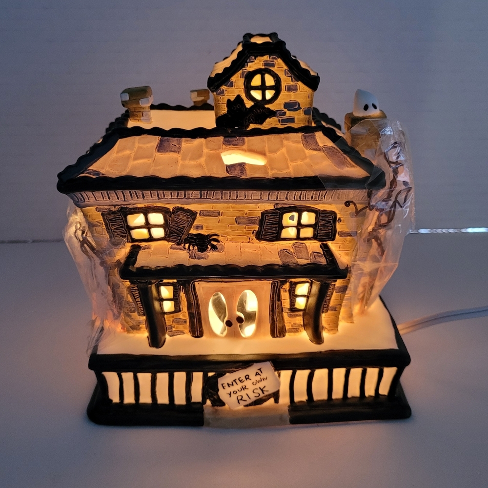 Halloween Lighted Haunted House Vintage Decor NOB Vintage 1999